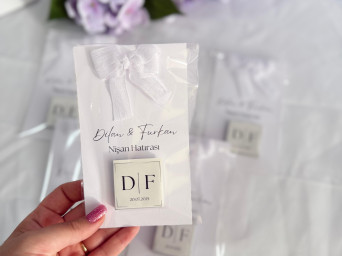 50 Adet - Kurdele ve Kartlı Madlen Çikolata